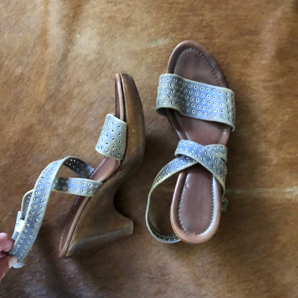 Donald J. Pliner Wood and Leather Modern Sandals